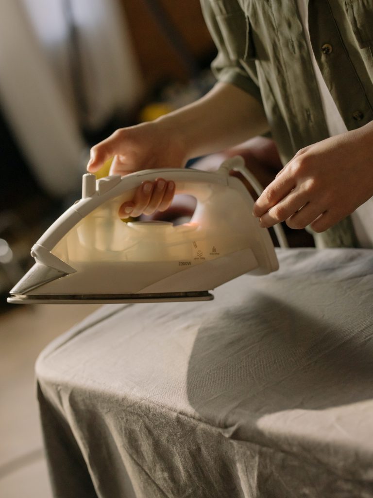 1ère-solution-avec-un-fer-à-repasser-et-un-t-shirt